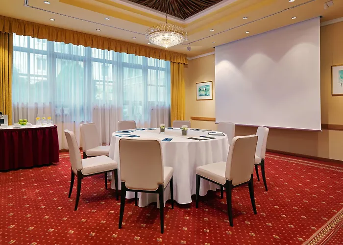 Sheraton Grand Hotel