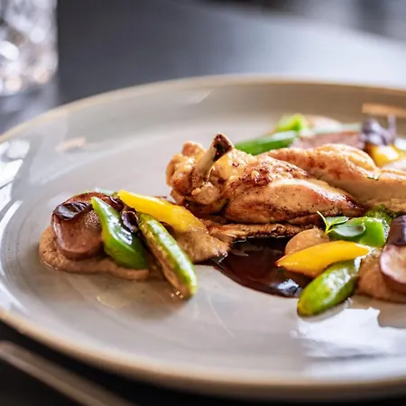 Sheraton Grand מלון 5*