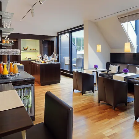 מלון Sheraton Grand 5*