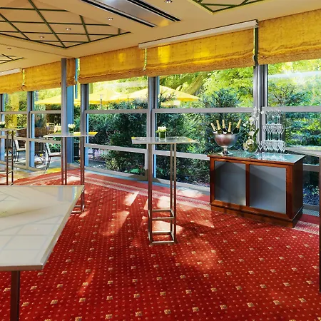 Sheraton Grand מלון