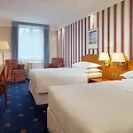 Sheraton Grand Hotel 5*