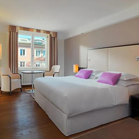 Sheraton Grand Hotel Solnohrad