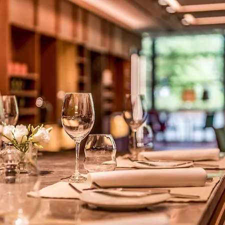 Sheraton Grand Solnohrad