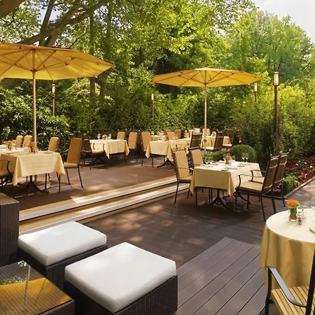 Hotel Sheraton Grand Solnohrad