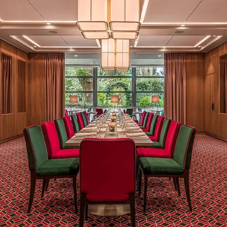 Sheraton Grand Hotel Solnohrad