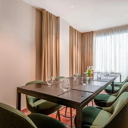 Sheraton Grand Hotel