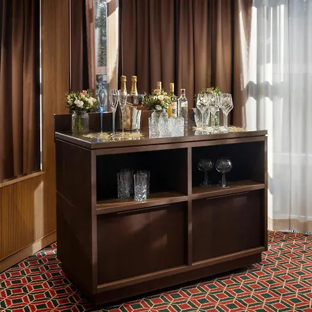Sheraton Grand 5* Solnohrad