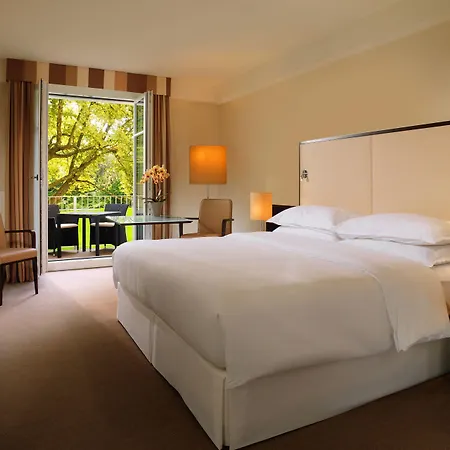 Sheraton Grand Hotel