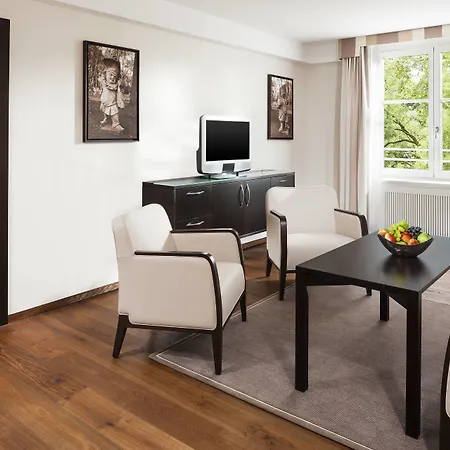 Sheraton Grand Hotel 5*