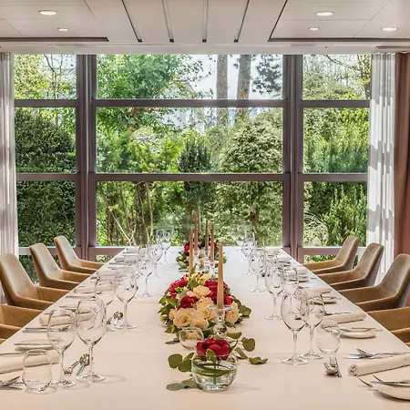 Sheraton Grand Hotel 5*