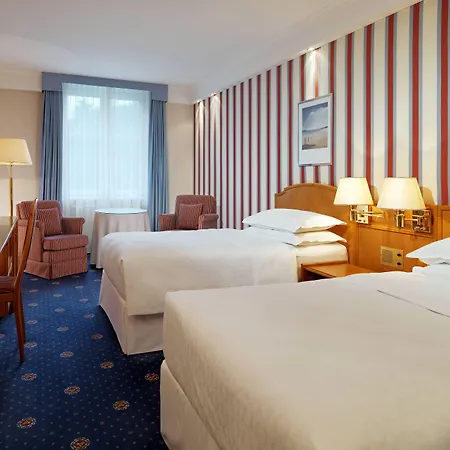 Sheraton Grand Hotel 5*