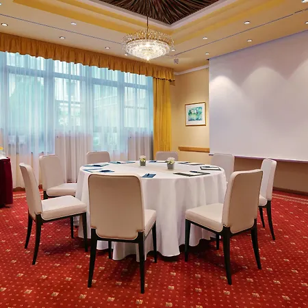 Sheraton Grand Hotel